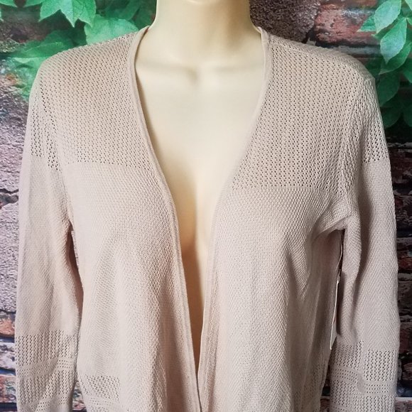 Crochet Open Work 3/4 Sleeve Cropped Cardigan - Picture 5 of 5